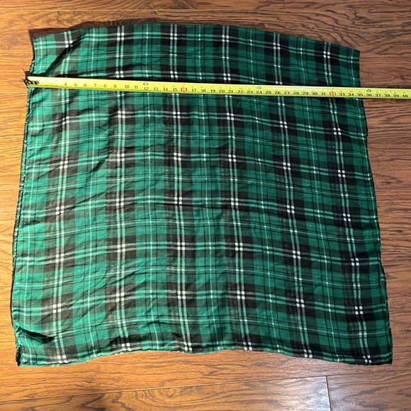 Green plaid infinity scarf - Picture 5 of 6